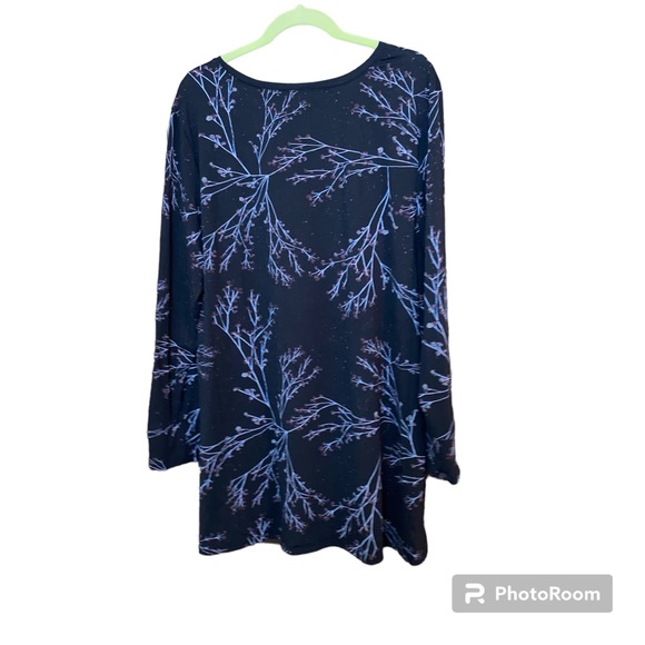 LuLaRoe Elizabeth tunic top - 2XL (22-24) - lightweight sweater material - Picture 2 of 7